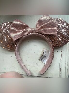 Disney Parks Authentic Rose Gold Minnie ears